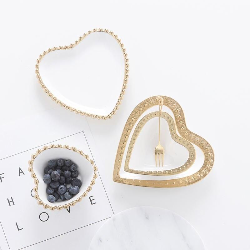 Small Heart Shape Relief Porcelain Plate Bowl Handpainted Saucer Ceramic Jewelry Dish Decorative Table Decoration Weding Gift
