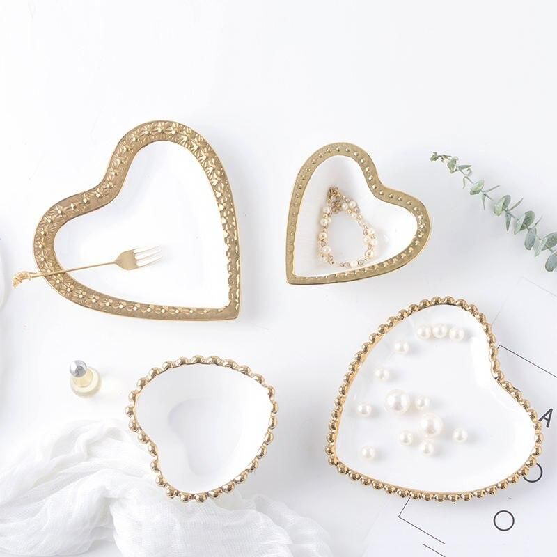 Small Heart Shape Relief Porcelain Plate Bowl Handpainted Saucer Ceramic Jewelry Dish Decorative Table Decoration Weding Gift